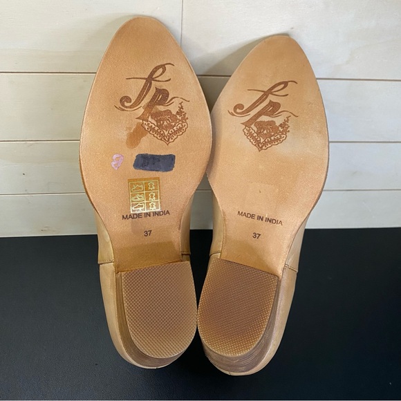 Free People Charm Double V Ankle Boots Women's Size 6.5 Shoes Tan Leather EU37 - Picture 9 of 10